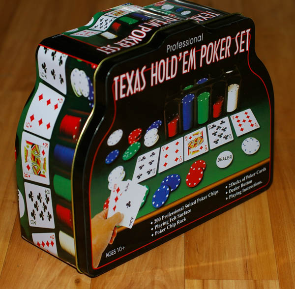 Покерный набор на 200 фишек