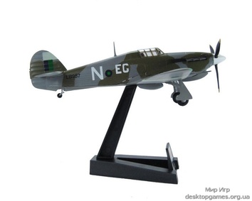 Собранная модель самолета Hurricane MKII