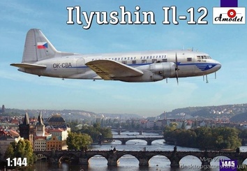 Модель пассажирского самолета Ил-12